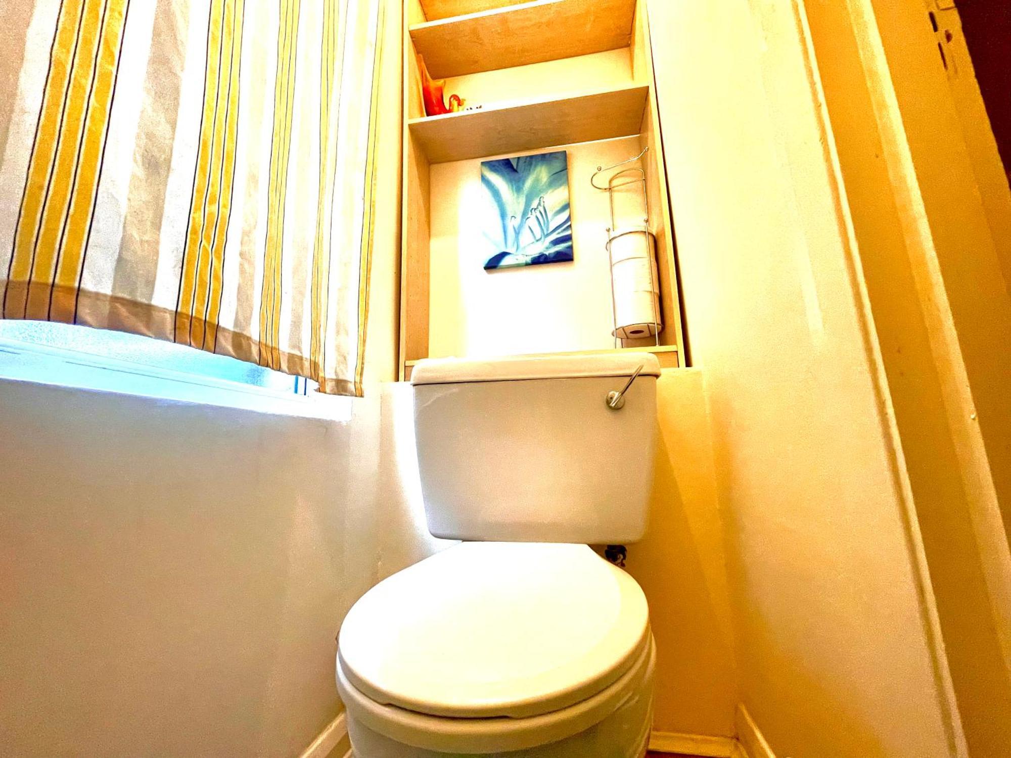 Comfy Double Bedroom With A Private Toilet لندن المظهر الخارجي الصورة